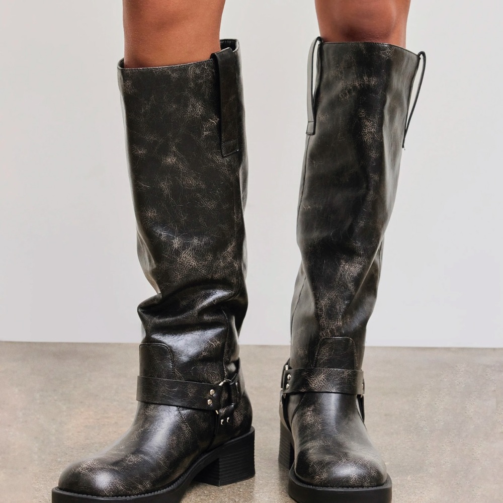 Cider Distressed Black Moto Boots - Picture 2 of 7